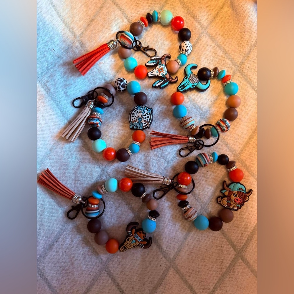 Keychain wristlets